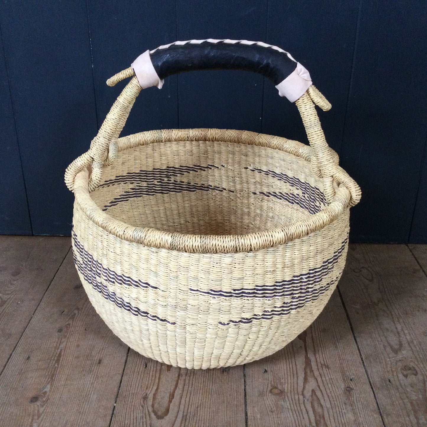 Grand Illusions Round Basket with Leather Handle