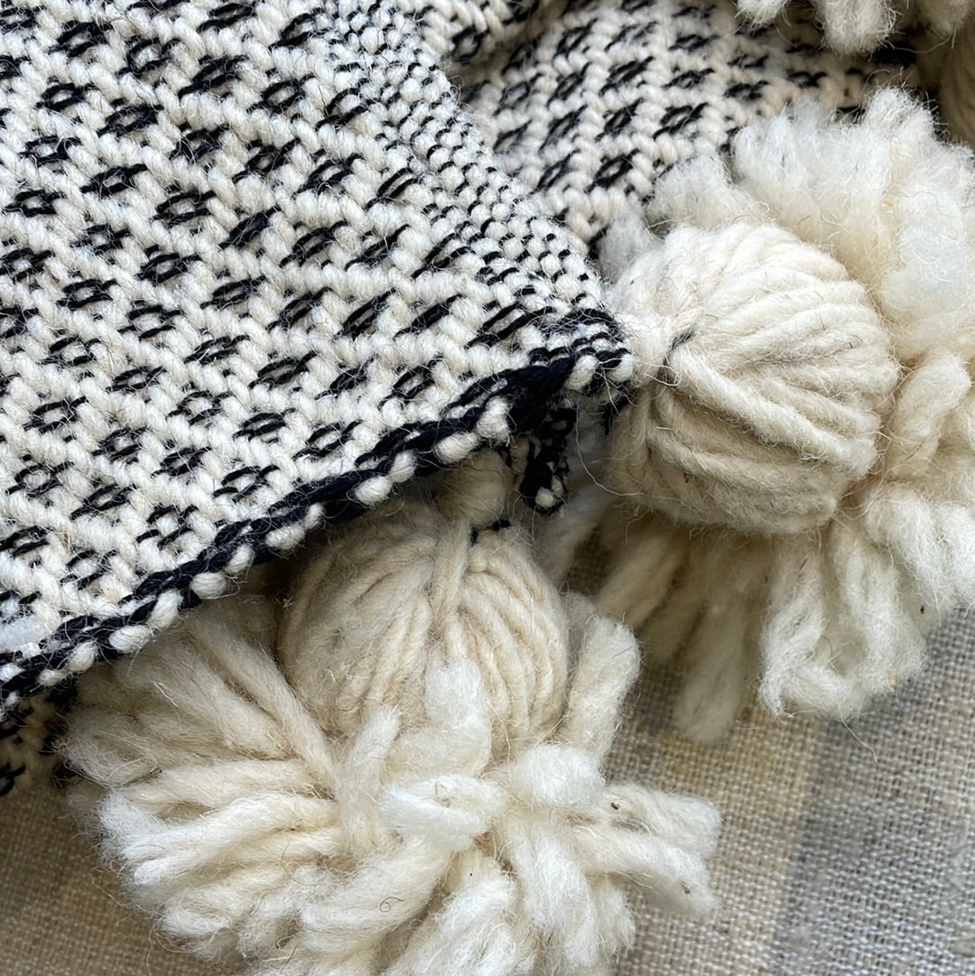 MAROC TEXTILES Blanket BW Geometric Woven