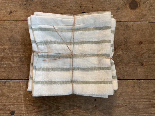 Madam Stoltz Set of 4 Napkins with Silver Thread