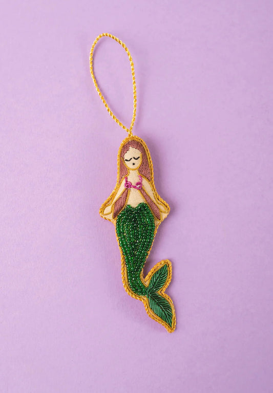 XMAS 25 Ian Snow Decorations