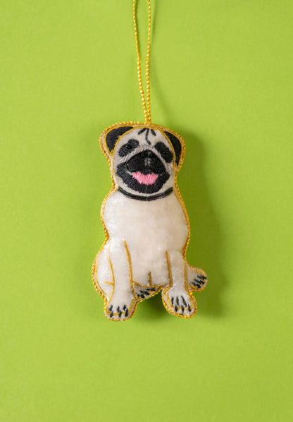 XMAS 25 Ian Snow Decorations